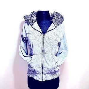 Like new Vans fur hooded sweatshirt with two large pockets & thumbhole sleeves M